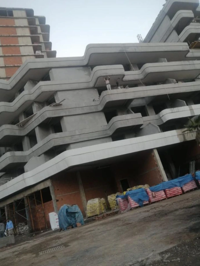 ✔ صباغة وتجديد الجدران ✔ دهانات ديكورية وعصرية ✔ معالجة الرطوبة والتشققات ✔ إصلاح الثقوب وتسوية الجدران ✔ إعادة طلاء الأبواب والنوافذ ✔ صباغة الواجهات الخارجية
